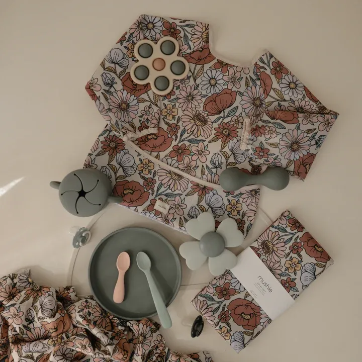 FlatLays.12.08-24.webp