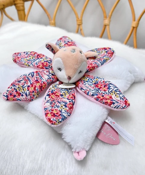 DOUDOU & COMPAGNIE Doudou FAON blanc avec pétales - BOH'AIME -27 cm